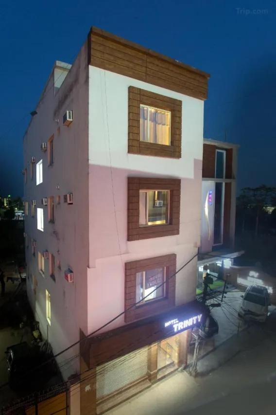 Trimrooms Trinity Katra Катра Экстерьер фото